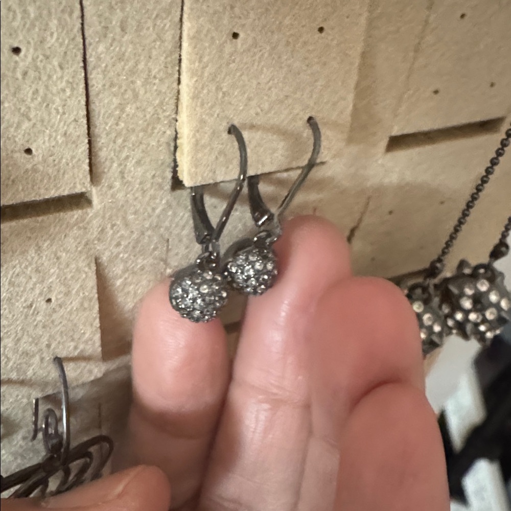 121 - Picture 2 of 2